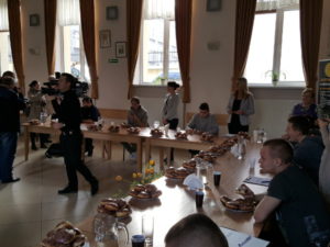 Konkurs jedzenia pączków na czas bez popijania - 03.02.2016 r.